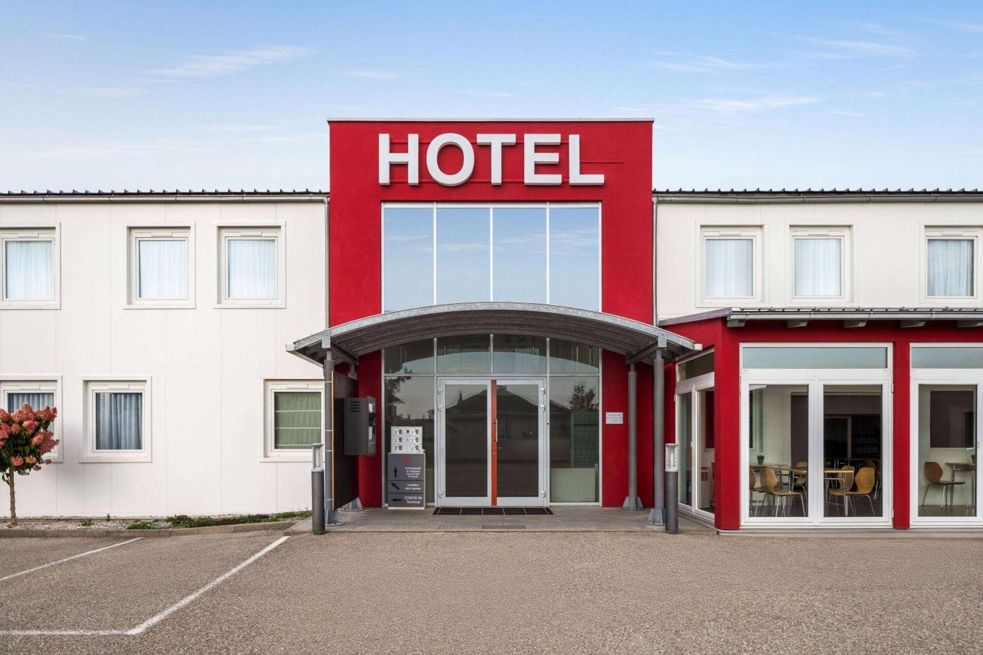 Hotel Amedia Express Sattledt, Trademark Collection By Wyndham Exterior foto